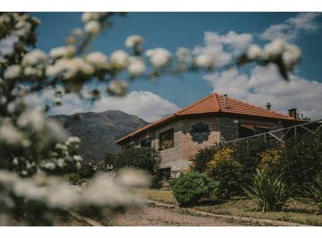 Fondo de comercio · 1200m² · 15 Cocheras · Hotel Funcionando en Capilla del Monte (Fondo de Comercio y Propiedad)