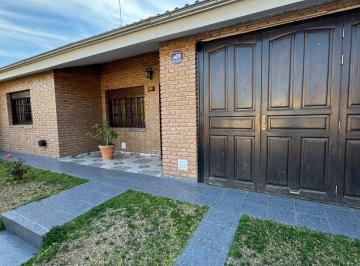 Casa de 5 ambientes, Alta Gracia · Vendo Casa de 2 Dorm en Alta Gracia con Patio y Cochera Apta Crédito Bancor