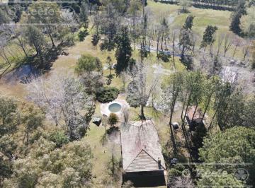 Quinta vacacional de 4 ambientes, La Plata · Casa Quinta de 2 Has con Pileta y Gran Arboleda en Abasto - en Venta en La Plata