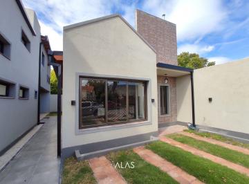 Casa de 3 ambientes, La Cumbre · Casa en Venta - Barrio Centro - La Cumbre