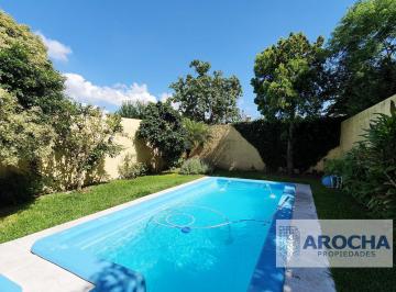Casa · 141m² · 4 Ambientes · 2 Cocheras · Casa - Ezpeleta Este