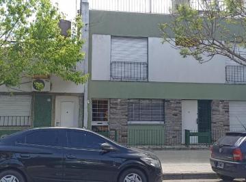 PH · 120m² · 6 Ambientes · PH Tipo Casa de 5 Ambientes en 2 Plantas con Patio