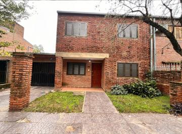 Casa de 4 ambientes, Ciudad de Santa Fe · Venta - Casa en Zona General Paz 8200.