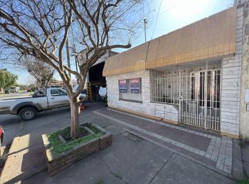 Bodega-Galpón · 267m² · 2 Dormitorios · Casa y Galpón en San Lorenzo