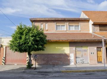 Local comercial · 248m² · 4 Ambientes · 10 Cocheras · Local en Venta en Martinez