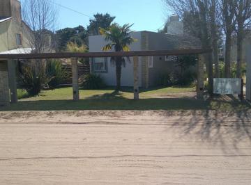 Quinta vacacional · 150m² · 3 Ambientes · 3 Cocheras · Casas de Playa en Mar Azul, Complejo de Explotacion Turistica