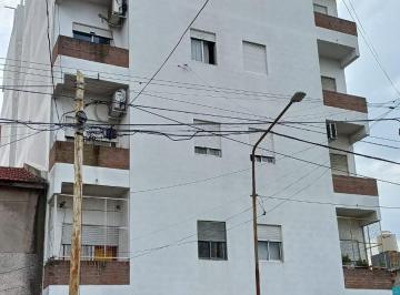 Departamento de 3 ambientes, La Matanza · Alquiler - Depto 3 Amb Al Frente con Balcon y Cochera Cubierta - San Justo