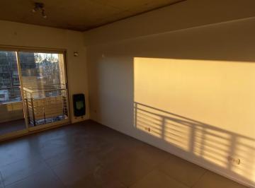 Departamento de 2 ambientes, Villa Urquiza · Semipiso 2 Ambientes con Balcon! 10 Años Antig. Villa Urquiza // Parque Cha