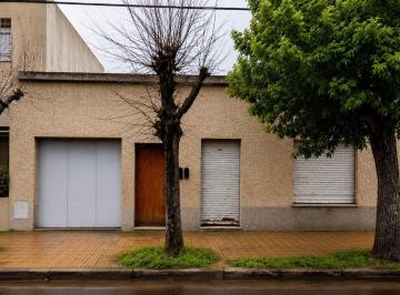 Casa · 178m² · 4 Ambientes · 1 Cochera · Casa - San Nicolas de Los Arroyos