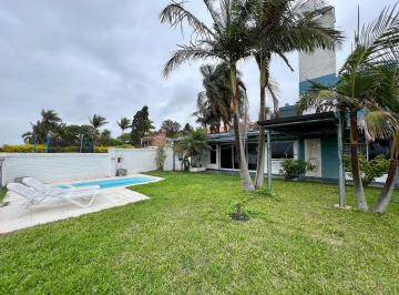 Casa · 400m² · 4 Ambientes · 1 Cochera · Casa en Venta - Zona Costanera - Playa Norte - Santa Fe