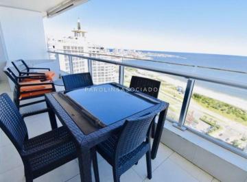 Foto1 · Apartamento en de 2 Dorm. en Venta en Seasons Tower, Punta del Este