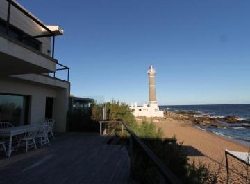 Casa · 900m² · 6 Ambientes · 1 Cochera · Casa en Jose Ignacio