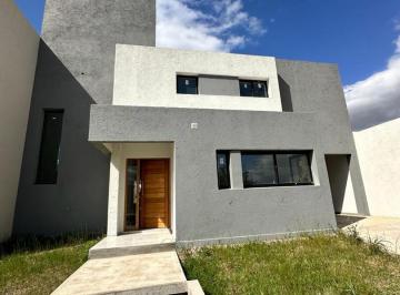 Casa · 188m² · 4 Ambientes · 3 Cocheras · Casa 3 Dorm Tejas 4 Malagueño Cordoba