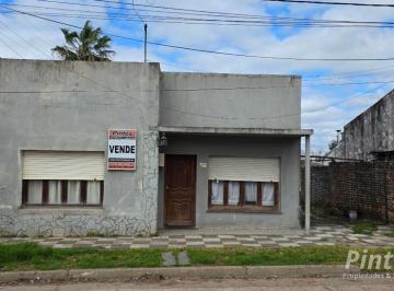 Casa · 156m² · 5 Dormitorios · Casa Sobre Calle San Lorenzo, a Solo 200 m de Plaza Principal. San Jose. Entre Rios.