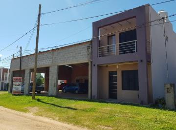 Casa · 265m² · 2 Dormitorios · Local a Terminar y Depto en Venta. a 100 m de Av Mitre. San Jose. Entre Rios.