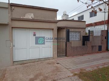 Casa · 200m² · 6 Ambientes · Casa en Venta con Galpon y Fosa Calle Soler No 778