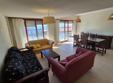Departamento · 121m² · 5 Ambientes · 1 Cochera · Dpto con 3 Dorm. Cochera y Baulera en Venta a 1 Cuadra del Mar, Oportunidad!