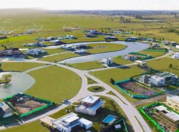 Terreno de 5 ambientes, Ezeiza · Hermoso Lote de 840 m² con Fondo Al Lago en Canning - Barrio La Alameda 1