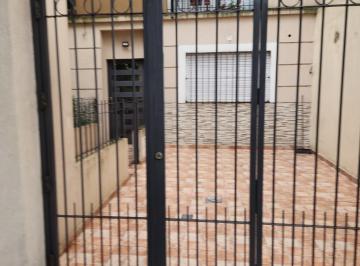PH de 2 ambientes, Floresta · PH - 2 Amb. Al Frente con Cochera y Patio - Sin Expensas - *solo Abona Luz y Gas* - "