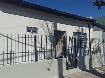 Casa de 3 ambientes, Lomas de Zamora · Excelente Casa con Patio y Fondo en Temperley