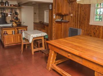 Casa · 400m² · 7 Ambientes · 1 Cochera · Venta| Quinta San Antonio con Costa de Lago Moreno, Bariloche