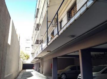 Garage , Ciudad de Mendoza · Cochera Centrica en Calle San Luis 251