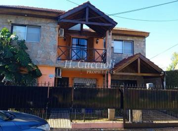 Casa · 180m² · 6 Ambientes · 2 Cocheras · Casa - Moreno