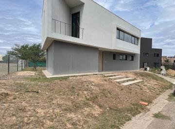 Foto · La Morada Alquiler - 3 Dorm., Ppal en Suite con Vestidor, Patio con Asador y Cochera