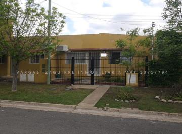 Casa de 5 ambientes, Oro Verde · Casa en Oro Verde en Venta Dos Dorm.