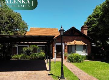 Frente · Alquiler Enero 2027 | Amplia Casa Muy Equipada. Buen Terreno con Piscina | Los Lagartos C. C - Pilar