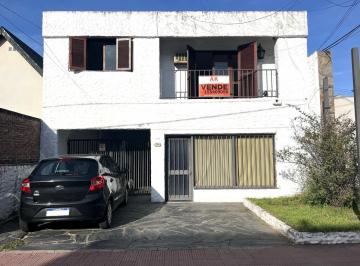 Casa · 315m² · 6 Ambientes · 3 Cocheras · Casa, 6 Ambientes con Local Comercial Frente, Venta, Fisherton