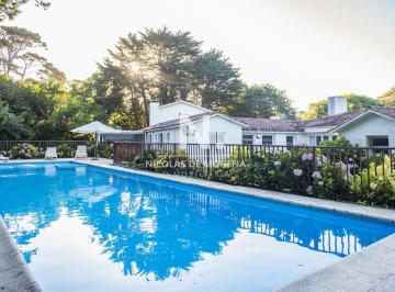 Foto1 · Vende Casa en Brava, Punta del Este, de 5 Dorm..