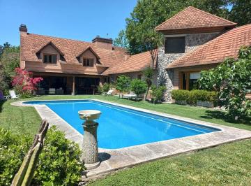 Casa · 436m² · 5 Ambientes · 7 Cocheras · Casa en Venta 4 Dor, Jardín y Pileta en San Jorge Village!