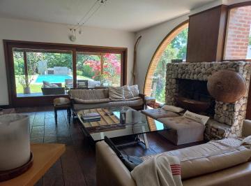 Casa · 436m² · 5 Ambientes · 7 Cocheras · Casa en Venta 4 Dor, Jardín y Pileta en San Jorge Village!