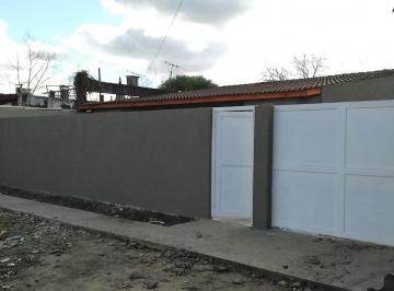 Casa · 85m² · 3 Ambientes · 5 Cocheras · Villa Udaondo 3 Ambientes Venta Casa
