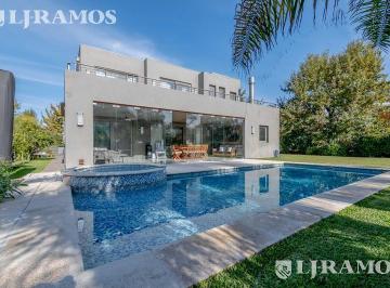 Casa · 827m² · 5 Ambientes · 2 Cocheras · Lj Ramos Vende | Casa Ayres de Pilar | Inmejorable Acceso Km 43.5 Panamericana Ramal Pilar