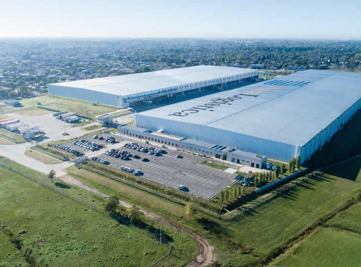 Depósito · 17000m² · 200 Cocheras