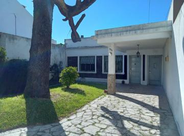 Casa de 4 ambientes, Villa Pueyrredón · Hermos Casa 4 Ambientes C/ Jardin Al Frente + 2garages + Fondo - Villa Pueyrredon