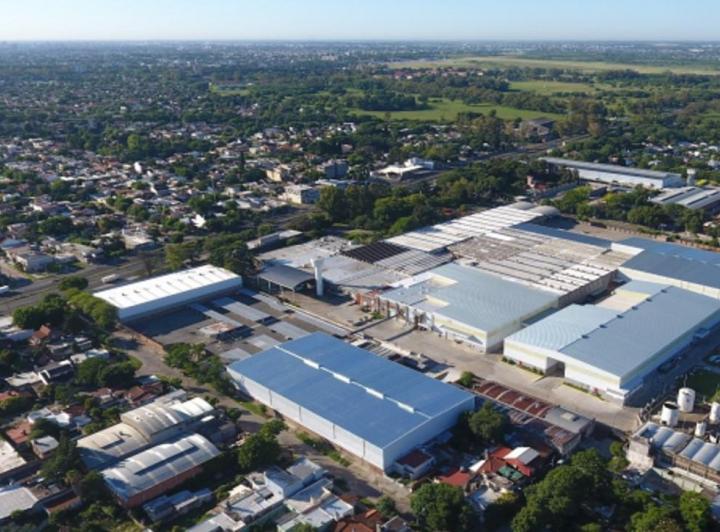 Depósito · 4927m²
