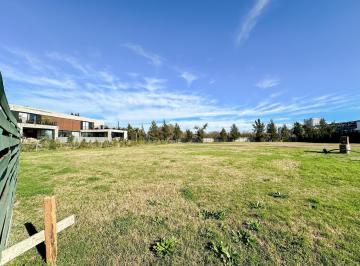 Terreno · 804m² · Lencke Vende - Muy Buen Lote Interno en Albanueva, Posibilidad de Amarra