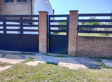 Casa · 68m² · 2 Ambientes · 1 Cochera · Casa en Funes