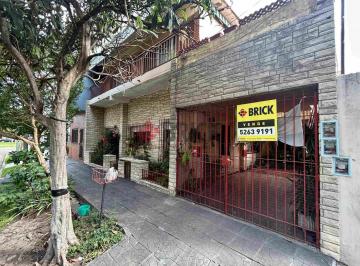 Casa · 134m² · 7 Ambientes · 1 Cochera · PH Tipo Casa Para 2 Familiar en Carapachay Residencial