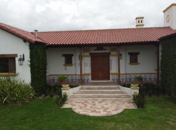Casa · 300m² · 4 Ambientes · 2 Cocheras · Casa Tres Dorm. en Chacras de Santa Maria San Lorenzo Chico [ Ser Dueño ]