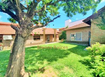 Casa · 160m² · 4 Ambientes · 5 Cocheras · Venta Casa en Escobar