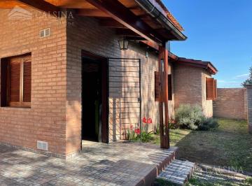 Casa · 114m² · 4 Ambientes · 2 Cocheras · Casa en Venta en Unquillo
