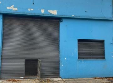 Bodega-Galpón , La Plata · Amplio Galpón con 350 m² en Alquiler, La Plata