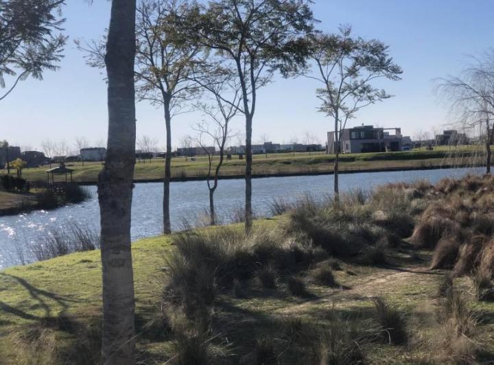 Terreno · 601m²