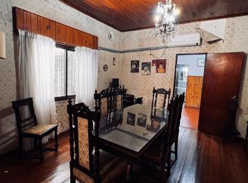 Casa · 200m² · 4 Ambientes · Casa en Venta, San Isidro, Vias a Libertador, 3 Dorm.