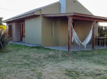 Casa de 4 ambientes, Chapadmalal · Casa en Alquiler Temporada Barrio San Eduardo Leer Descripción