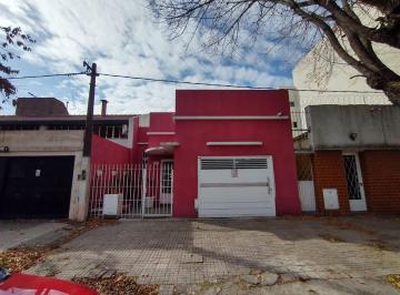 Casa · 110m² · 4 Ambientes · 1 Cochera · Casa en Venta en La Plata - Dacal Bienes Raíces